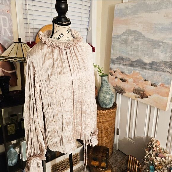 New H & M Gold Satin Crinkle Style High Neck Statement Blouse. - Picture 2 of 14